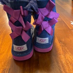 Toddler girl size 9 bailey UGG boots